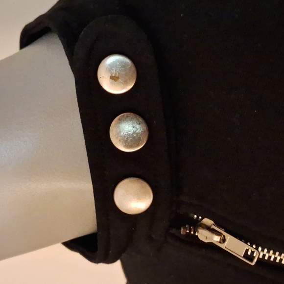 🌟 3/$30 . XOXO Black Jacket - Picture 4 of 8